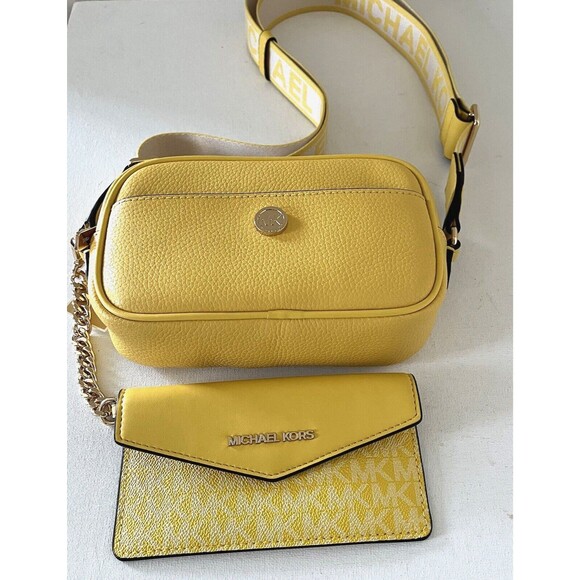 New Michael Kors Maisie Small 2-in-1 Camera Crossbody Leather Golden Yellow - Picture 3 of 6